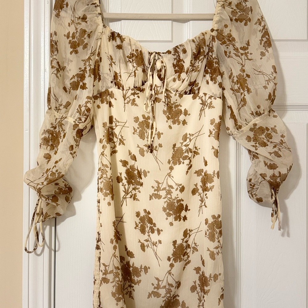Chic Floral Long Sleeve Dress in Cream and Brown
